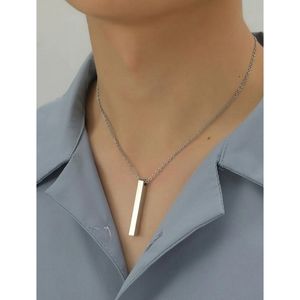 🔥MOVING SALE🔥 Silver Geo Pendant Necklace